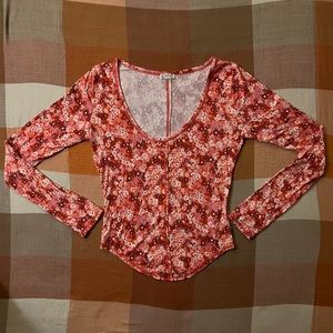 Women’s Free People red & white floral long sleeve top/blouse - size small